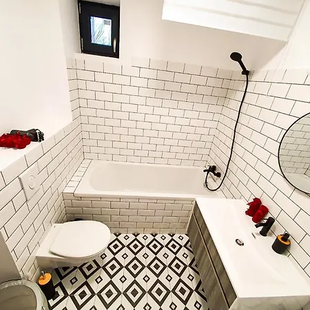 Urban Retreat: Industrial Chic 1br Ap - Heart Of *