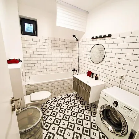 Urban Retreat: Industrial Chic 1br Ap - Heart Of Apartament Bucureşti