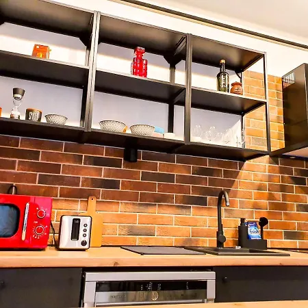 Apartment Urban Retreat: Industrial Chic 1br Ap - Heart Of Bucharest