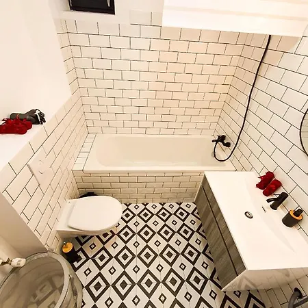 Urban Retreat: Industrial Chic 1br Ap - Heart Of * Bucharest